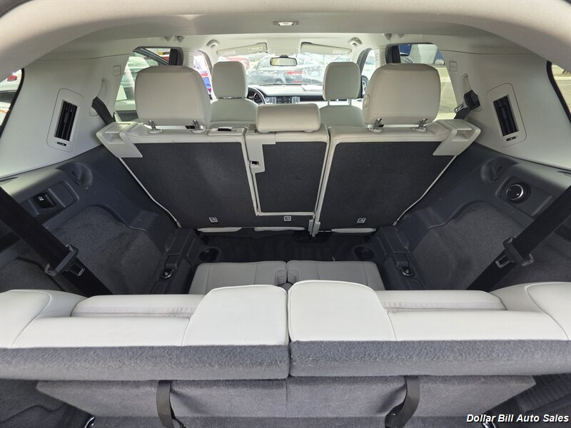 2015 Land Rover Discovery Sport SE - Photo 11 - Visalia, CA 93292