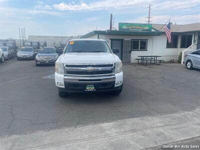 2011 Chevrolet Silverado 1500 LT   - Photo 2 - Visalia, CA 93292