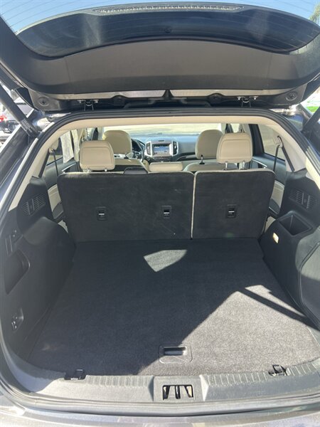 2018 Ford Edge Titanium - Photo 8 - Visalia, CA 93292