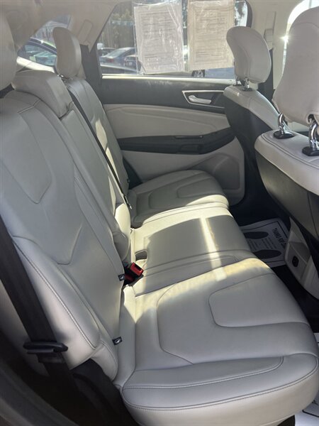 2018 Ford Edge Titanium - Photo 9 - Visalia, CA 93292