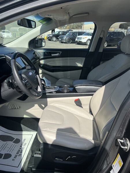 2018 Ford Edge Titanium - Photo 6 - Visalia, CA 93292