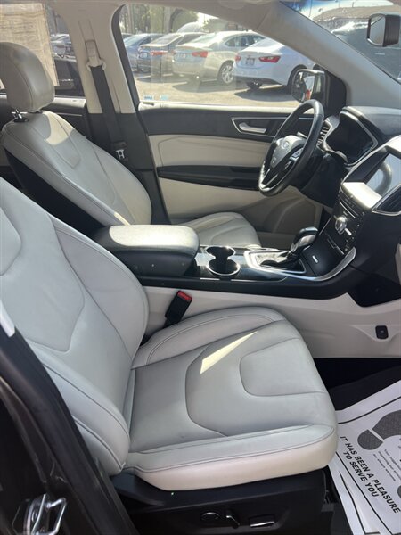 2018 Ford Edge Titanium - Photo 10 - Visalia, CA 93292