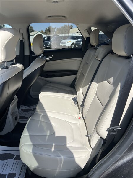 2018 Ford Edge Titanium - Photo 7 - Visalia, CA 93292