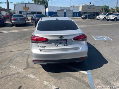 2017 Kia Forte LX   - Photo 6 - Visalia, CA 93292