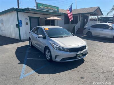 2017 Kia Forte LX   - Photo 1 - Visalia, CA 93292