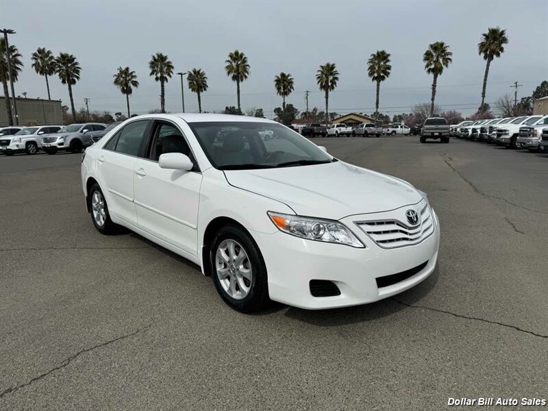 2011 Toyota Camry LE   - Photo 1 - Visalia, CA 93292