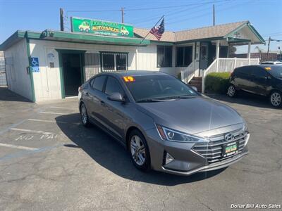 2019 Hyundai ELANTRA SEL   - Photo 1 - Visalia, CA 93292