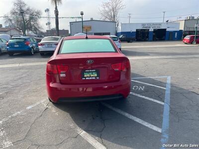 2013 Kia Forte EX   - Photo 6 - Visalia, CA 93292