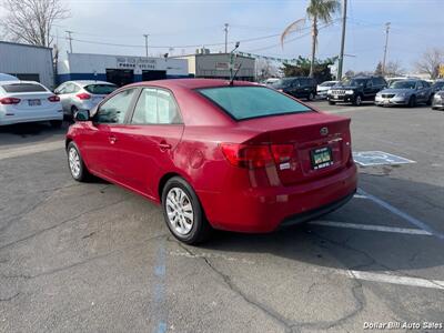 2013 Kia Forte EX   - Photo 5 - Visalia, CA 93292