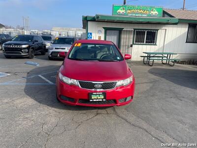 2013 Kia Forte EX   - Photo 2 - Visalia, CA 93292