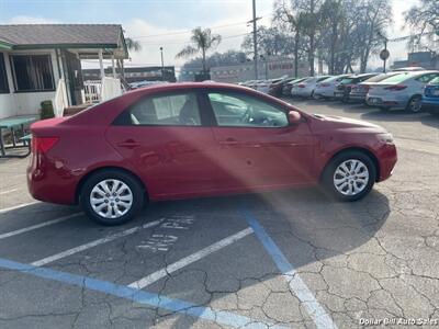 2013 Kia Forte EX   - Photo 8 - Visalia, CA 93292