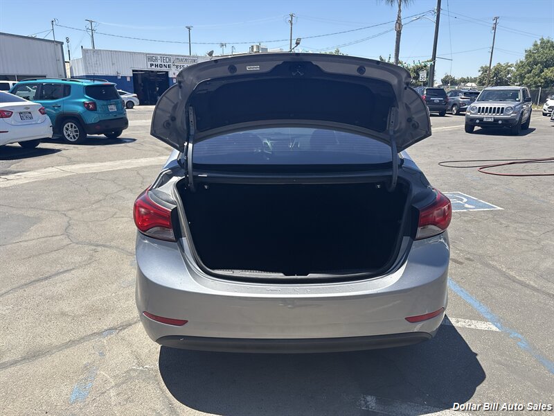 2015 Hyundai ELANTRA Limited - Photo 11 - Visalia, CA 93292