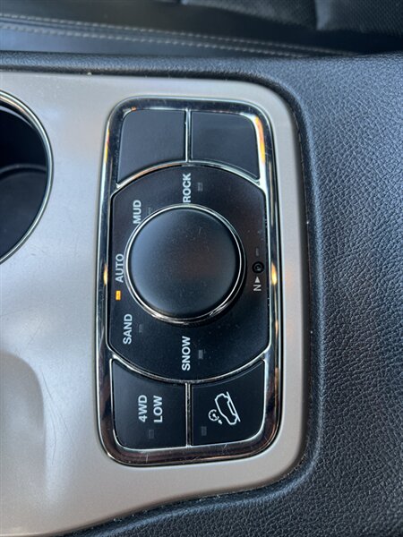 2015 Jeep Grand Cherokee Limited - Photo 11 - Visalia, CA 93292