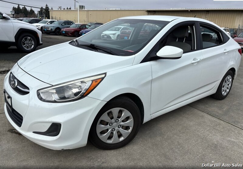 2015 Hyundai ACCENT GLS   - Photo 1 - Visalia, CA 93292