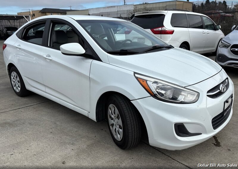 2015 Hyundai ACCENT GLS - Photo 2 - Visalia, CA 93292