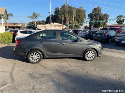 2019 Chevrolet Sonic LT Auto   - Photo 8 - Visalia, CA 93292