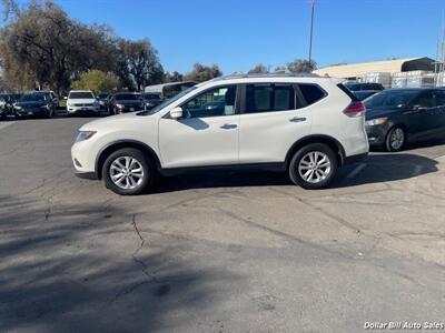 2016 Nissan Rogue SV   - Photo 4 - Visalia, CA 93292