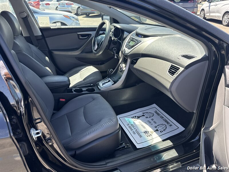 2012 Hyundai ELANTRA Limited - Photo 8 - Visalia, CA 93292