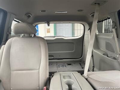 2015 Kia Sedona LX   - Photo 15 - Visalia, CA 93292