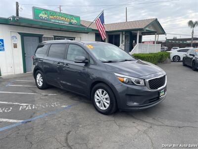 2015 Kia Sedona LX   - Photo 1 - Visalia, CA 93292