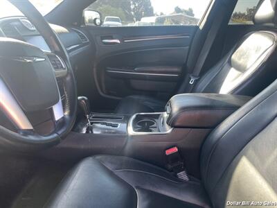 2011 Chrysler 300 Series Limited   - Photo 10 - Visalia, CA 93292