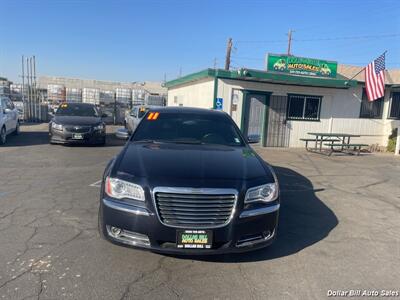 2011 Chrysler 300 Series Limited   - Photo 2 - Visalia, CA 93292