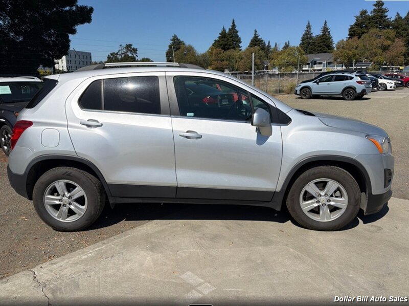 2016 Chevrolet Trax LT - Photo 2 - Visalia, CA 93292