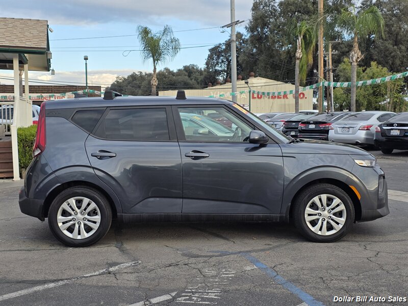 2020 Kia Soul LX - Photo 8 - Visalia, CA 93292
