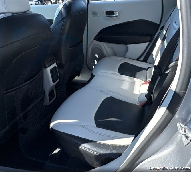 2017 Jeep Compass Limited - Photo 7 - Visalia, CA 93292