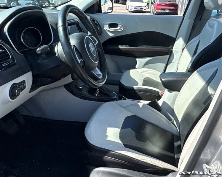 2017 Jeep Compass Limited - Photo 6 - Visalia, CA 93292