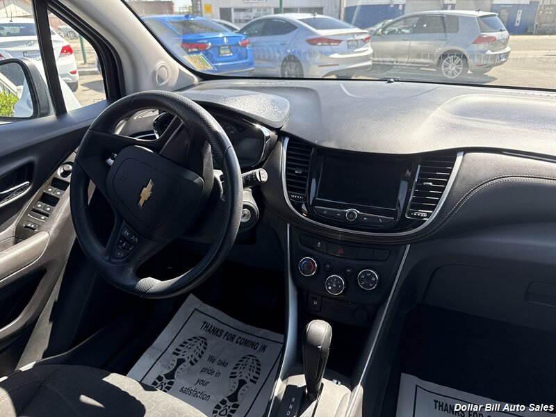 2018 Chevrolet Trax LS - Photo 8 - Visalia, CA 93292