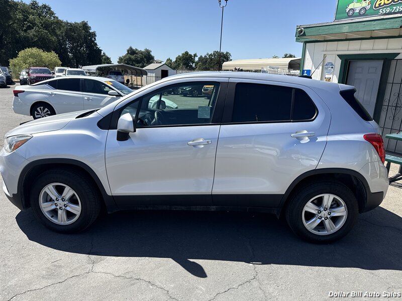 2018 Chevrolet Trax LS - Photo 2 - Visalia, CA 93292