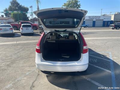 2012 Hyundai ELANTRA Touring SE   - Photo 12 - Visalia, CA 93292