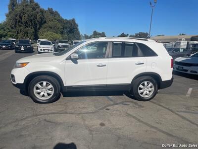 2011 Kia Sorento LX   - Photo 5 - Visalia, CA 93292