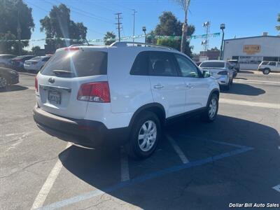 2011 Kia Sorento LX   - Photo 8 - Visalia, CA 93292