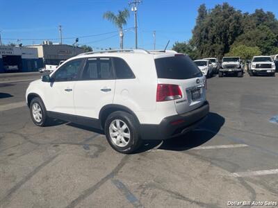 2011 Kia Sorento LX   - Photo 6 - Visalia, CA 93292