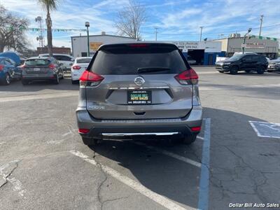 2018 Nissan Rogue S   - Photo 6 - Visalia, CA 93292