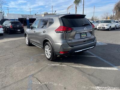 2018 Nissan Rogue S   - Photo 5 - Visalia, CA 93292