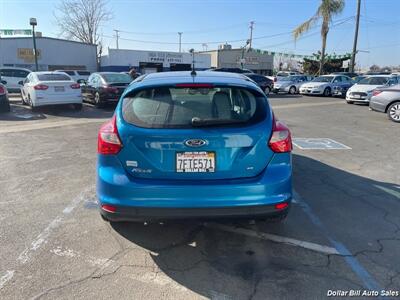 2014 Ford Focus SE   - Photo 6 - Visalia, CA 93292