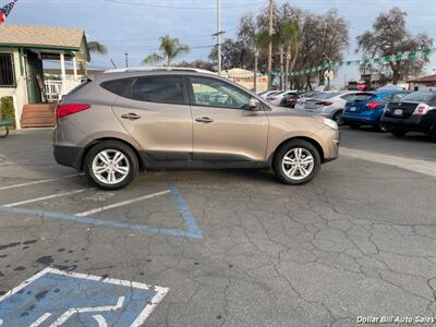 2013 Hyundai TUCSON GLS   - Photo 8 - Visalia, CA 93292