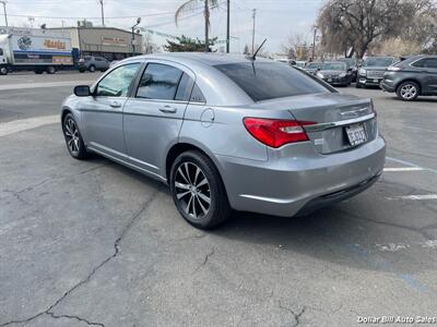 2014 Chrysler 200 Touring   - Photo 5 - Visalia, CA 93292