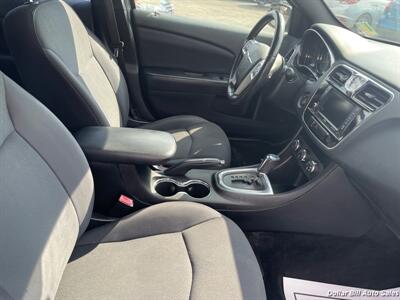 2014 Chrysler 200 Touring   - Photo 14 - Visalia, CA 93292