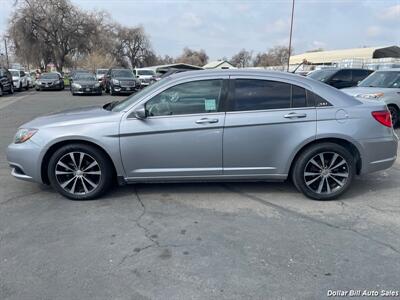 2014 Chrysler 200 Touring   - Photo 4 - Visalia, CA 93292