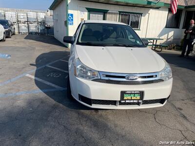 2011 Ford Focus S   - Photo 2 - Visalia, CA 93292