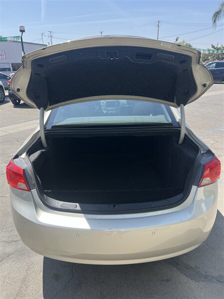 2015 Chevrolet Impala LT - Photo 9 - Visalia, CA 93292
