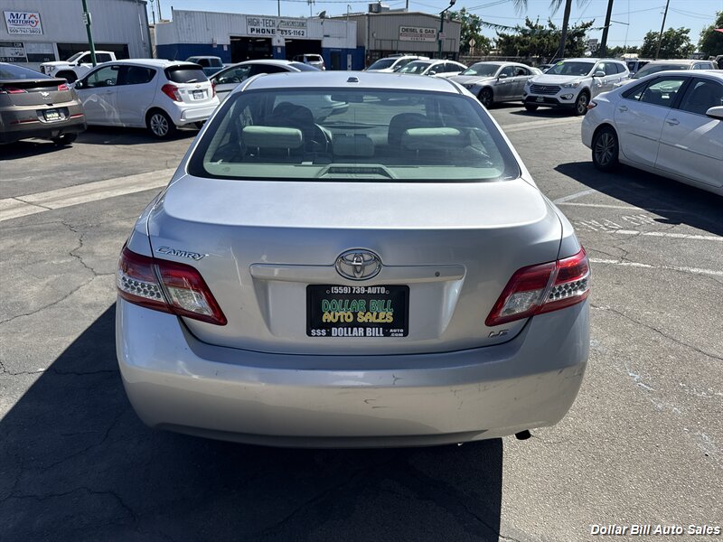 2011 Toyota Camry LE - Photo 4 - Visalia, CA 93292