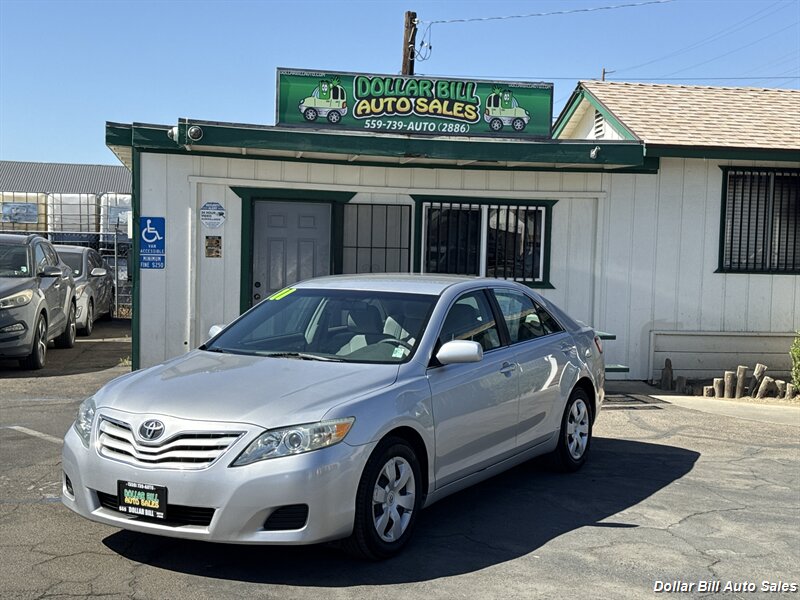 2011 Toyota Camry LE   - Photo 1 - Visalia, CA 93292
