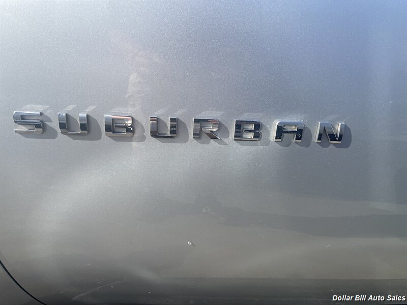 2012 Chevrolet Suburban LT - Photo 10 - Visalia, CA 93292