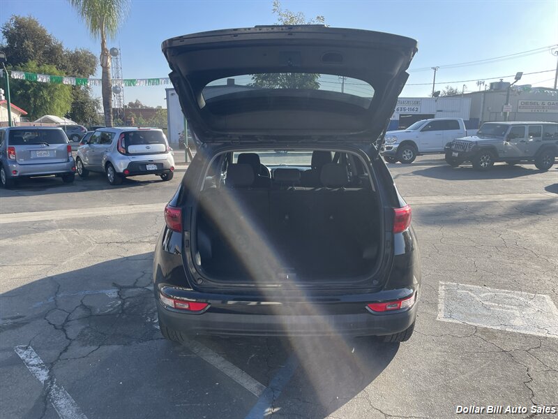 2019 Kia Sportage LX   - Photo 12 - Visalia, CA 93292