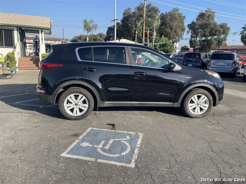 2019 Kia Sportage LX   - Photo 8 - Visalia, CA 93292